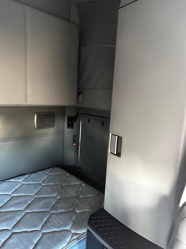 2021 KENWORTH T680 - Image 7